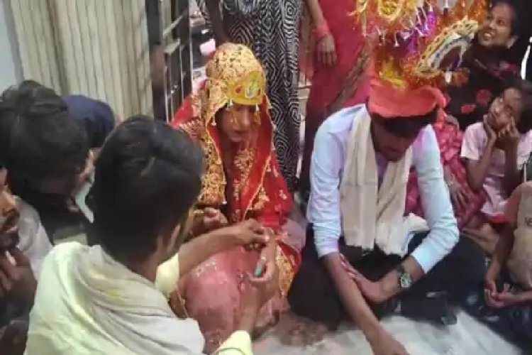 होली में गर्लफ्रेंड को विश करना पहुंचा था बॉयफ्रेंड, गांववालों ने पकड़कर करा दी शादी