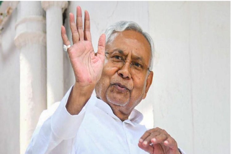 'मोबाइल में देखकर ई कौची बोल रहे...', RJD विधायक पर भड़के CM नीतीश कुमार