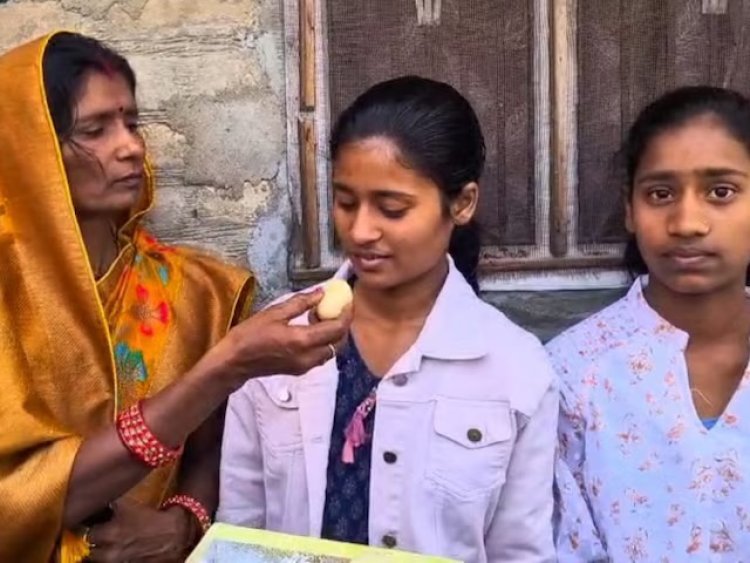 स्कूल से लौटने के बाद यूट्यूब से ट्यूशन कर हल किए सवाल, बिहार टॉपर अंशु की कहानी कर देगी हैरान