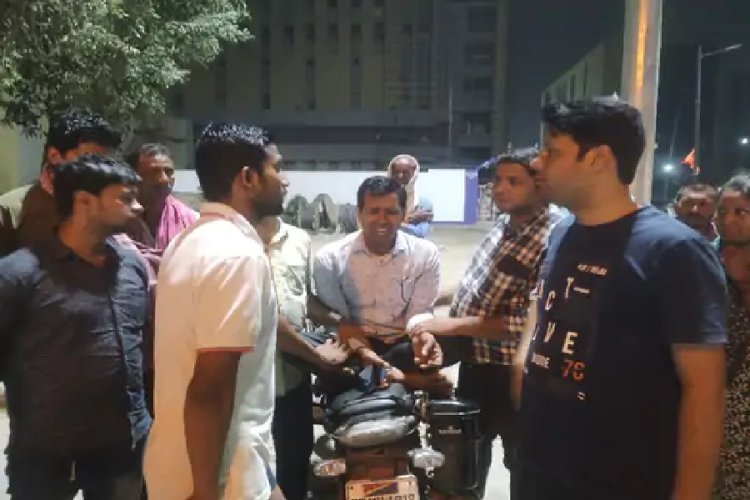 कंपाउंडर की सीने में गोली मारकर हत्या, बाइक छिनतई के बाद बदमाशों ने मारी गोली