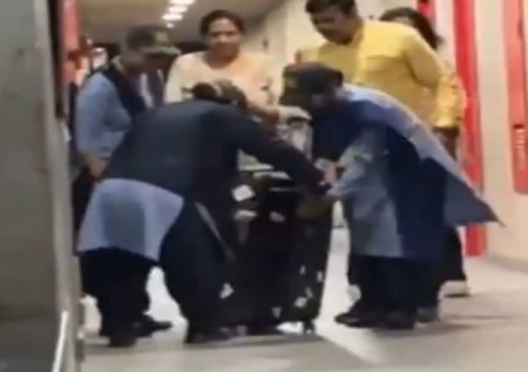 गर्लफ्रेंड को सूटकेस में डालकर बॉयज हॉस्टल लाया लड़का, ऐसे खुली पोल