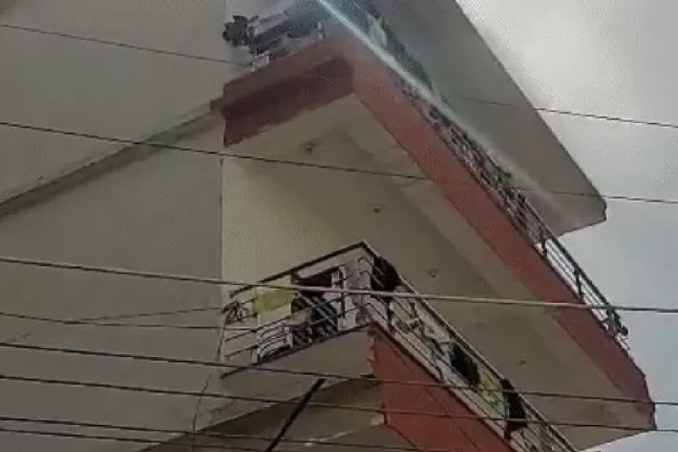 गर्ल्स हॉस्टल में लगी आग, 13 लड़कियों का हुआ रेस्क्यू