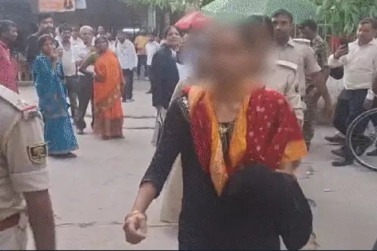 लड़की को बुर्का पहनाकर कोर्ट पहुंचा लड़का, मां बोली- मैं बेटी को मुसलमान को नहीं सौपूंगी