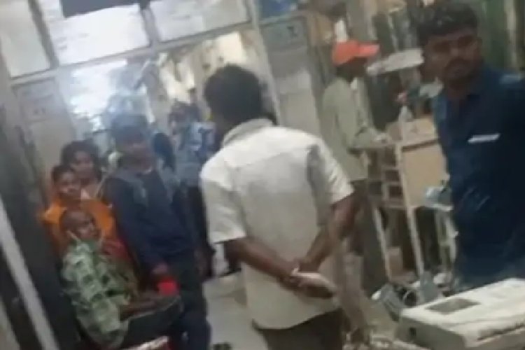 ताड़ के पेड़ पर गिरी बिजली, एक की मौत, 6 साल की बच्ची अस्पताल में भर्ती