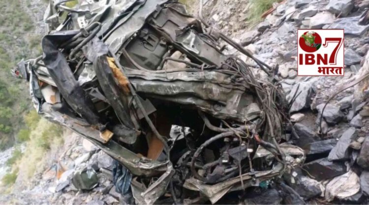 जम्मू-कश्मीर के रामबन में भीषण सड़क हादसा, 700 फीट गहरी खाई में गिरा सेना का वाहन