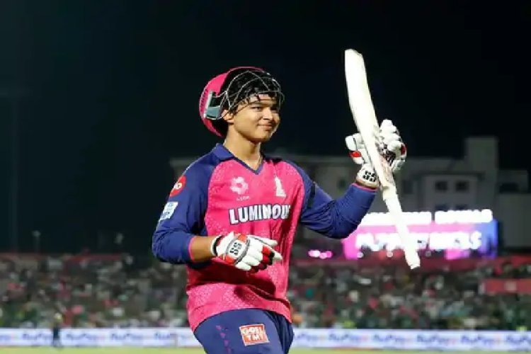 43 के धोनी के सामने खेलेंगे बिहार के 14 साल के वैभव