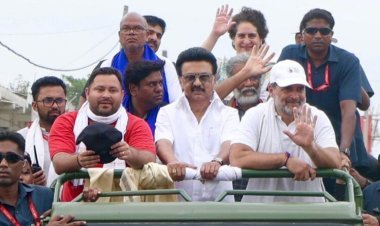 राहुल गांधी और तेजस्वी को नोटिस, PM मोदी की मां को मंच से गाली पर महिला आयोग ने लिया एक्शन, DM से भी मांगा जवाब