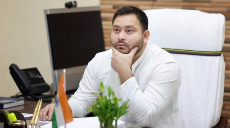 तेजस्वी यादव को चुनाव आयोग का दूसरा नोटिस, दो दिन में वोटर आईडी जमा करने को कहा