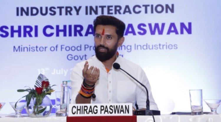 नाराज चिराग को मनाने पहुंचे धर्मेंद्र प्रधान और विनोद तावड़े, NDA में सीट शेयरिंग को लेकर हलचल तेज