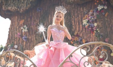 Ariana Grande Opens Up About Playing Glinda: “Her Emotional Arc Is My Favorite Thing About Her”