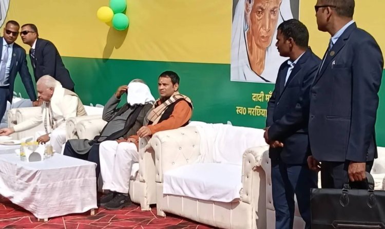 लालू प्रसाद के भोज में आने पर बोले तेज प्रताप- पिता का आशीर्वाद मिला, तेजस्वी के नहीं पहुंचने पर क्या कहा?