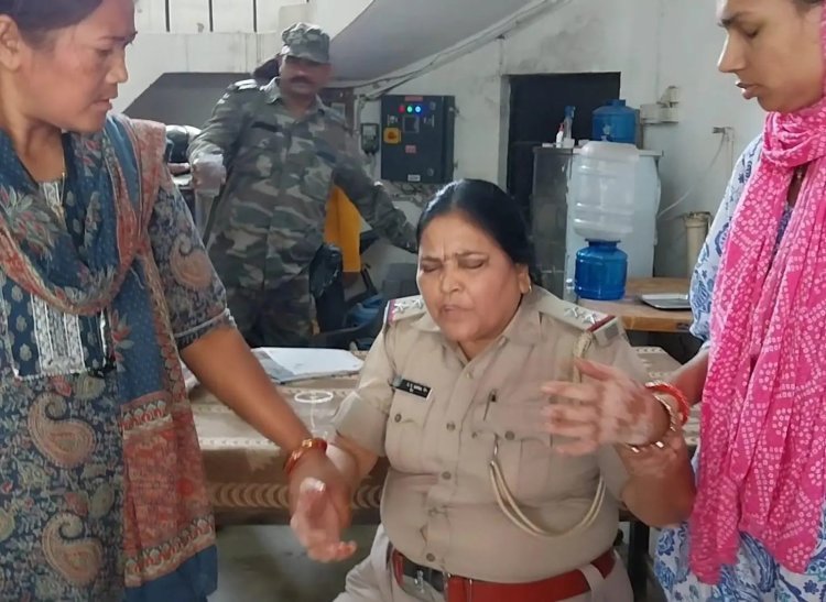 महिला थाना प्रभारी 50 हजार रुपये घूस लेते गिरफ्तार, एसीबी की ट्रैप कार्रवाई में रंगेहाथ पकड़ी गई अधिकारी
