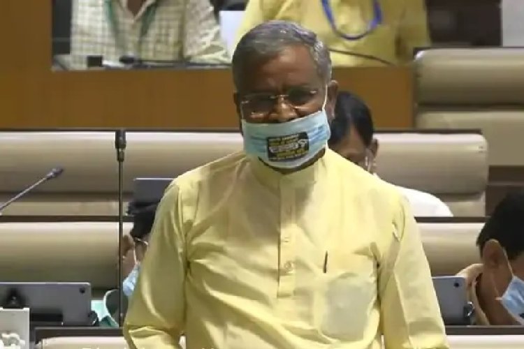मास्क पहनकर विधानसभा पहुंचा विपक्ष, लिखा था - न्याय चाहिए, धोखा नहीं