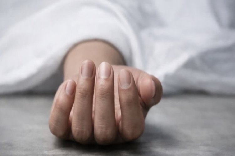 दुमका में जरमुंडी विधायक देवेंद्र कुंवर के घर से युवक का शव बरामद, हत्या की आशंका से सनसनी